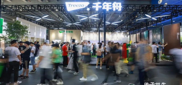 广州建博会第二日丨这是一张什么好板，满身都是黑科技